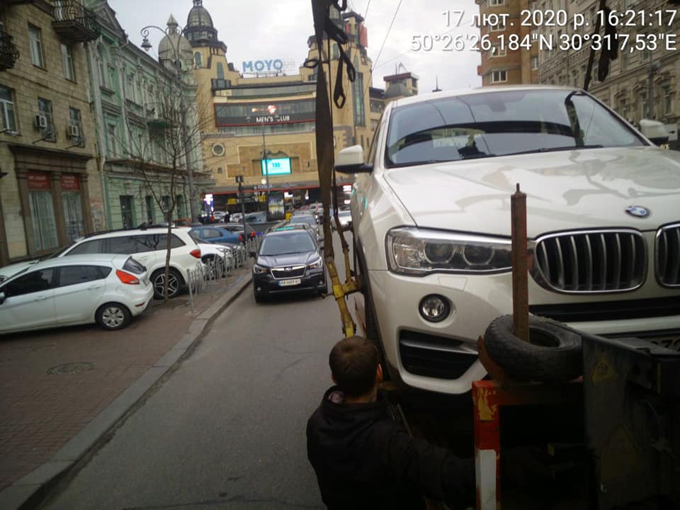штрафи за неправильне паркування в Києві