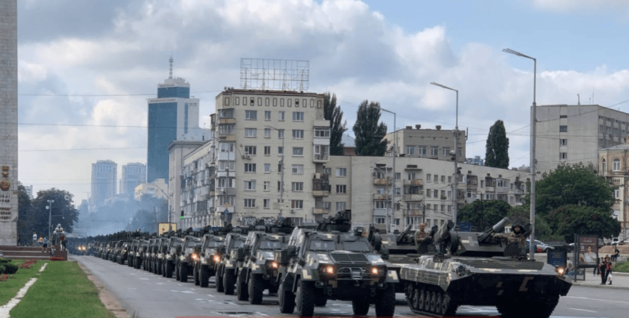 Куда пойти на День Независимости в Киеве - военный парад