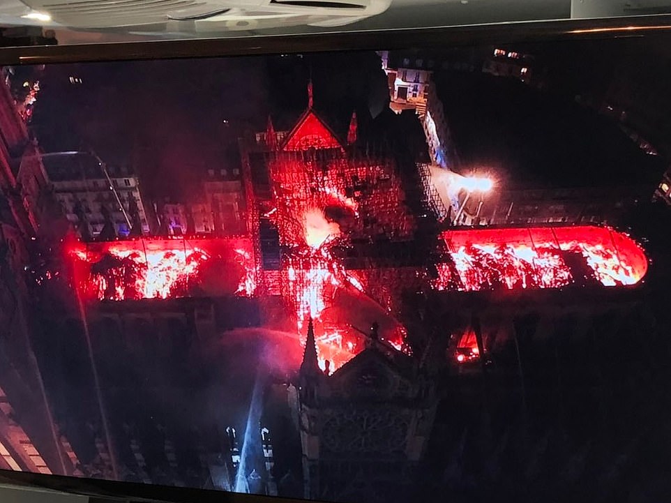 Пожар в Соборе Парижской Богоматери