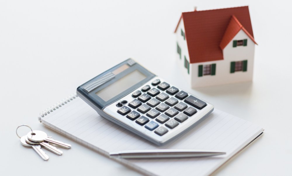 Продажа квартиры и покупка новой: какие налоги платит продавец, какие покупатель