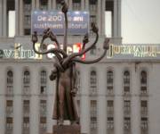Самый оригинальный Ленин стоит в Бухаресте. Фото: ru-lenin.livejournal.com
