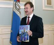 Попов думает, что знает откуда взять деньги на развитие Киева. Фото: kmv.gov.ua