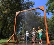 Рамки особенно оценили дети. Фото: qha.com.ua