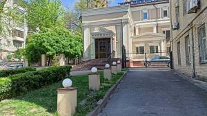  Окремо розташована будівля, W-7450965, Тютюнника Василя (Барбюса Анрі), 13, Київ - Фото 1