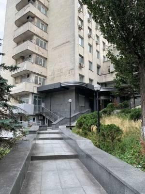  Отдельно стоящее здание, W-7418885, Михновского Николая бульвар (Дружбы Народов бульвар), 38, Киев - Фото 1