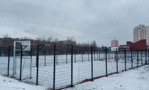 Спортивний майданчик