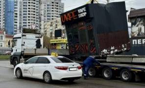 Демонтаж незаконних тимчасових споруд